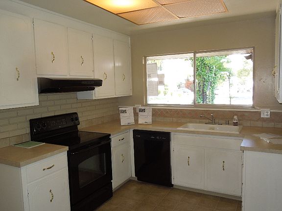 4th image of 220 Bowline Dr