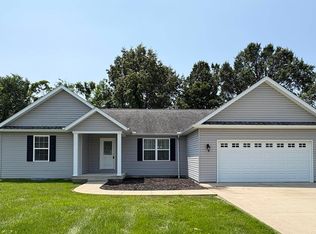 6005 Chandler Dr, Carterville, IL 62918
