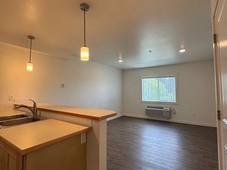 2249 N Airport Rd — Photo 33