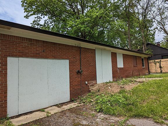 4th image of 3925 N Drexel Ave