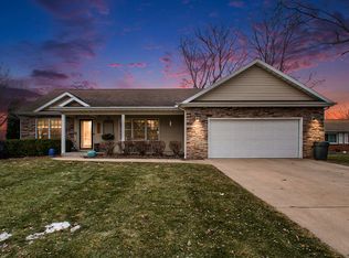 2292 Riverview Ct, Benton Harbor, MI 49022