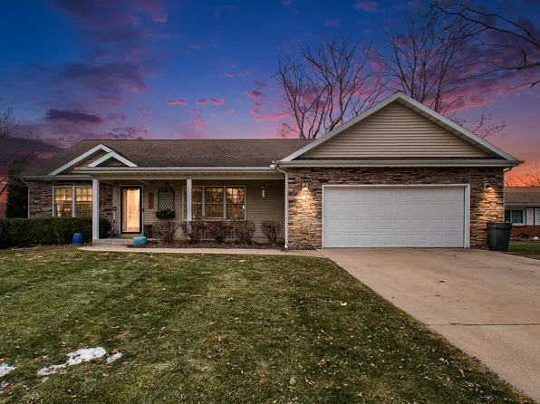 2292 Riverview Ct, Benton Harbor, MI 49022