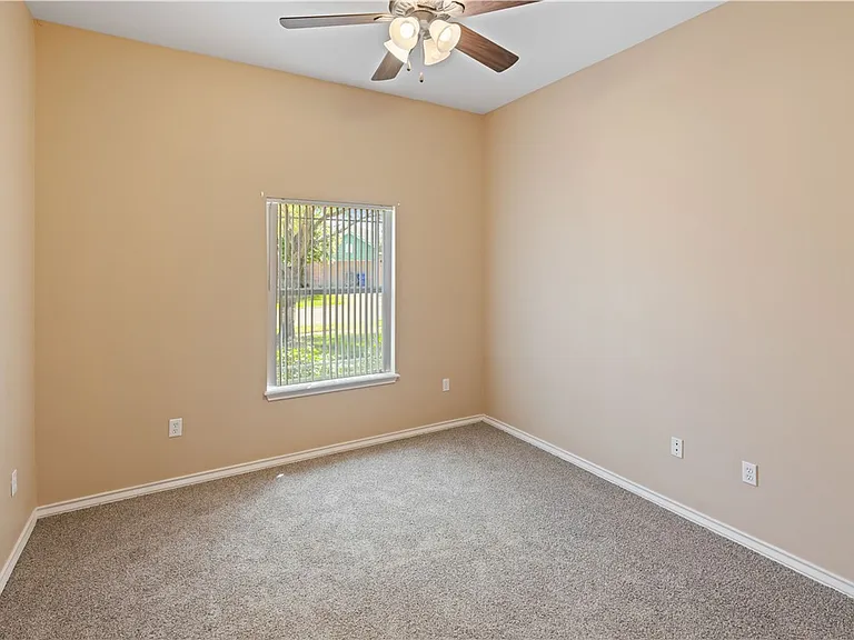 6518 Purplewing Dr — Photo 5