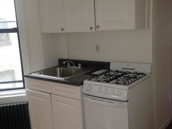4th image of 315 W 121st St APT 20