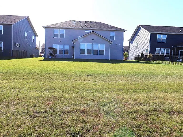 3121 Emmaline Dr — Photo 16