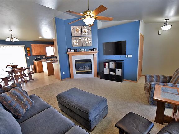 3rd image of 3616 Stanford Dr