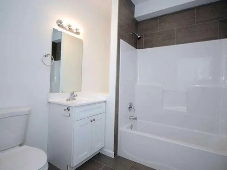 754 Paterson Ave #1 — Photo 9