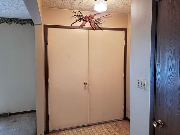 2nd image of 461 Maher Rd