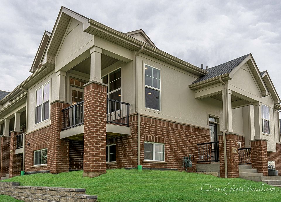 End unit with balcony