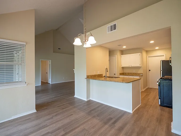 6307 Avery Island Ave — Photo 9