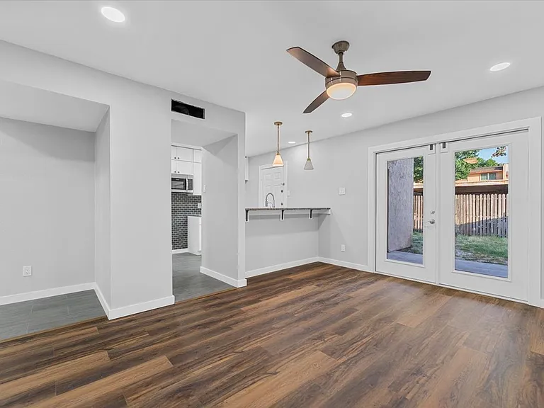 305 Valley Park Dr — Photo 10