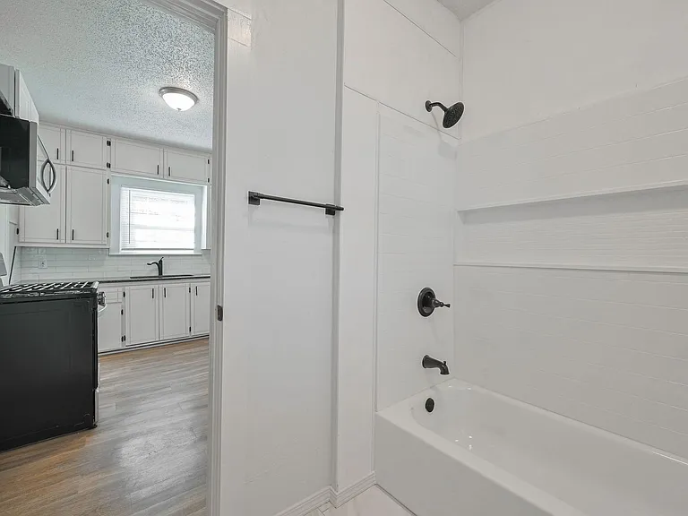 607 N Evans Ave — Photo 16