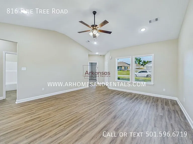 816 Pine Tree Rd — Photo 2