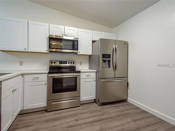 5th image of 96 Mathews Dr APT 150