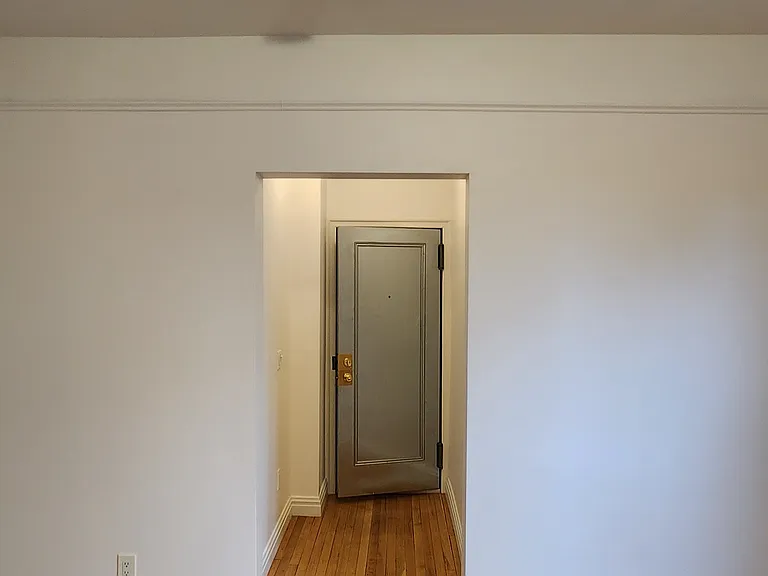 111 Garrison Avenue — Photo 2
