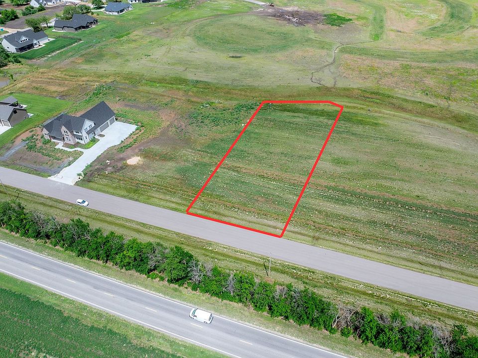 1st image of 16745 W Hickory Cir
