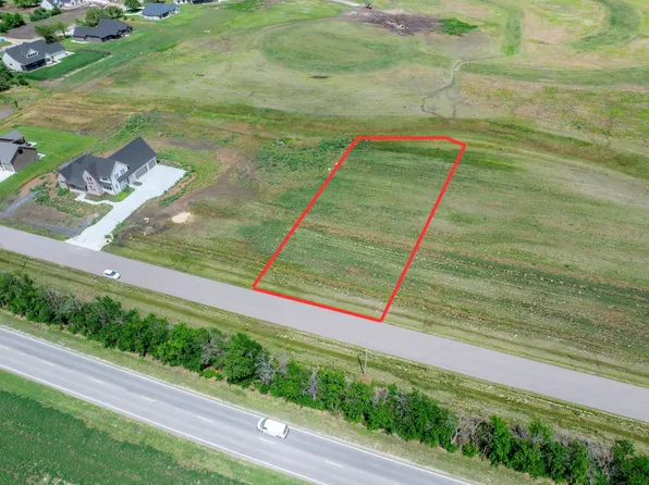 16745 W Hickory Cir, Goddard, KS 67052