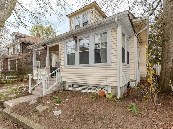 18 Bow St, Cranston, RI 02905