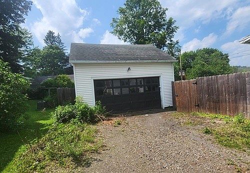 5th image of 46 Kirby St