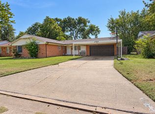 1737 Winchester St, Ardmore, OK 73401