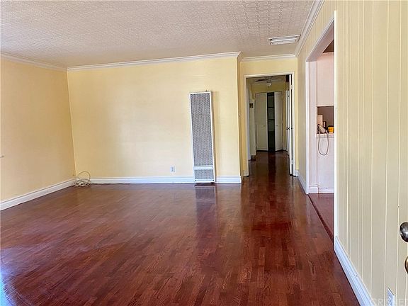 3rd image of 309 W Avenue J9