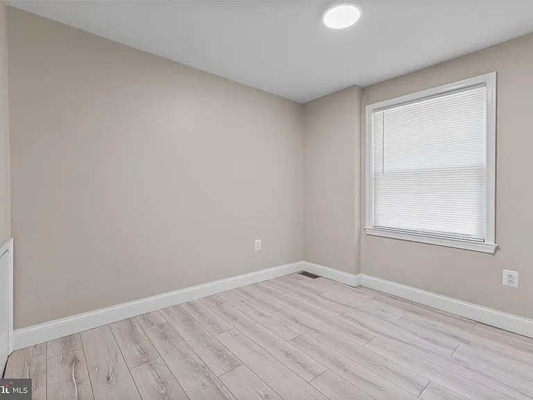 4305 Birchlake Ct — Photo 17