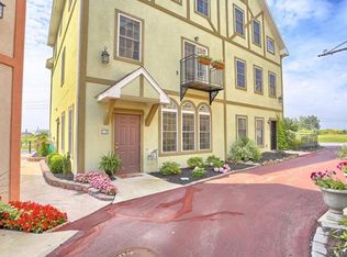 19 S Village Cir, Reinholds, PA 17569