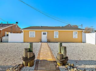 105 Jeteemale Dr, Manahawkin, NJ 08050
