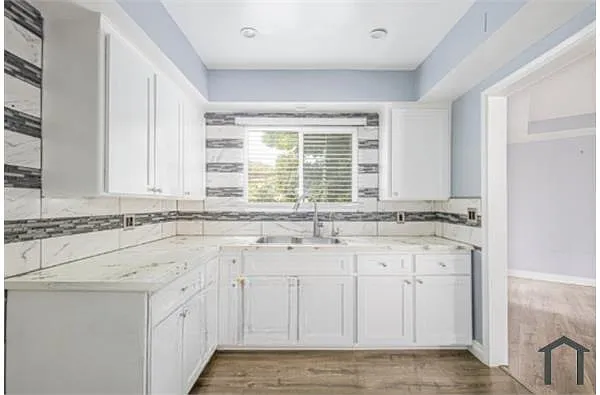 Building Photo - 8319 Crenshaw Blvd #8319