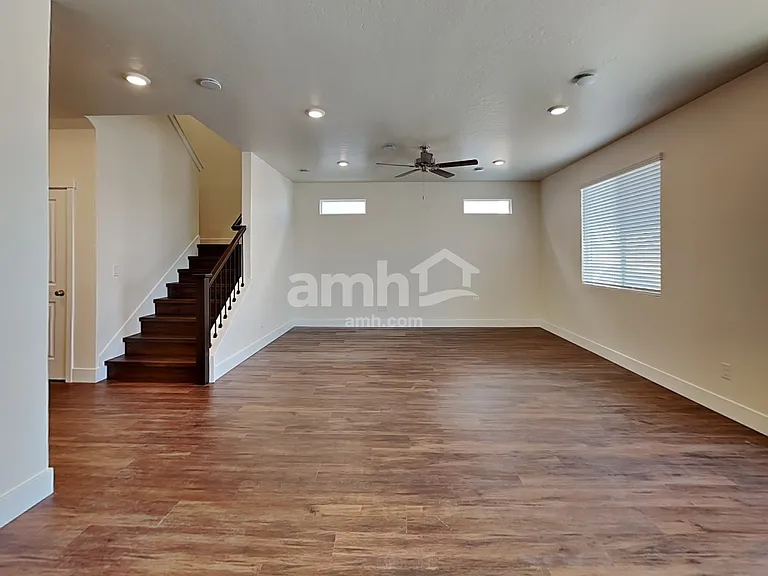 1407 E Ludlow Dr — Photo 5