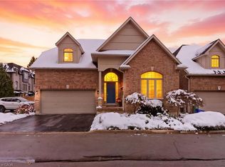 195 Wilson St W #6, Hamilton, ON L9G1N4