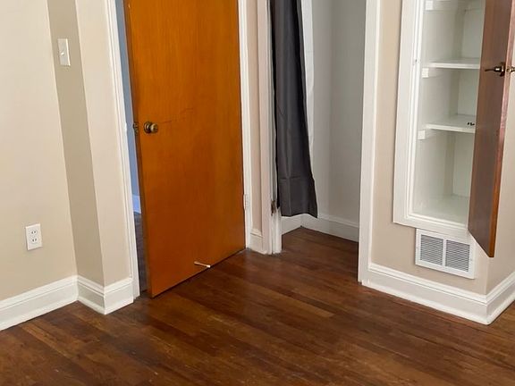 3rd image of 34 Race St Floor 1