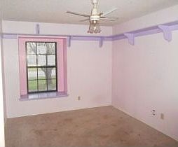 5th image of 414 Shady Grove Dr