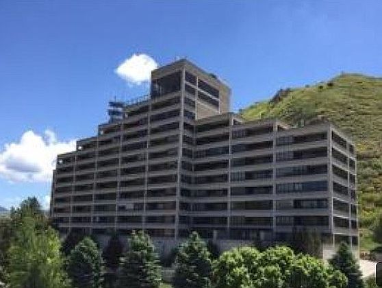 1st image of 3125 E Kennedy Dr APT 1101