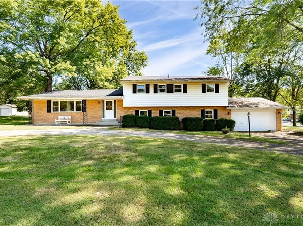 2570 Mardella Dr, Dayton, OH 45434