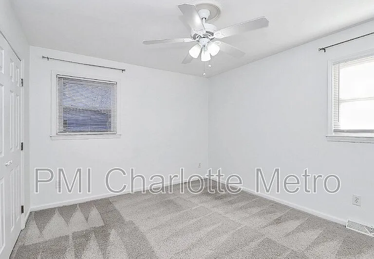 9916 Windrift Rd — Photo 9
