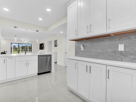 5th image of 7320 Amberly Lane #208