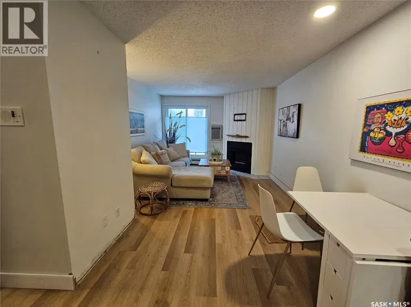 207 4th Ave N #512, Saskatoon, SK S7K 1K7