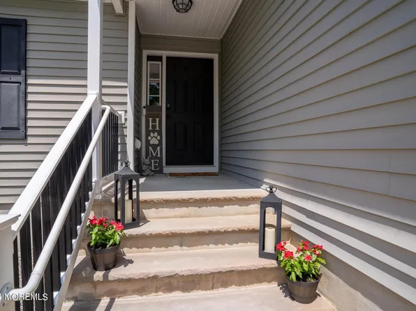 236 Stern Avenue, Manahawkin, NJ 08050