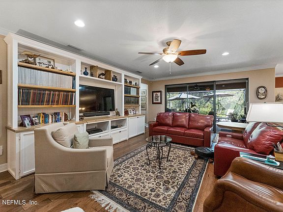 3rd image of 571 CASPIA Lane