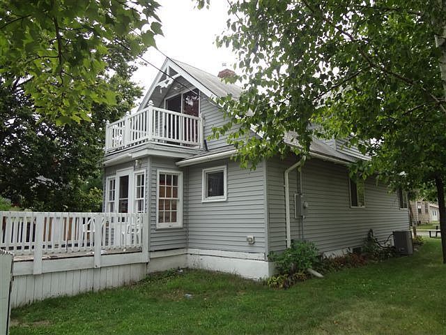 1st image of 158 3rd Ave N