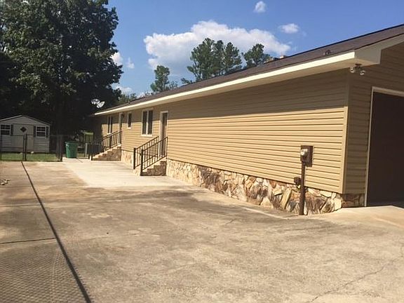 3rd image of 295 Hillcrest Dr