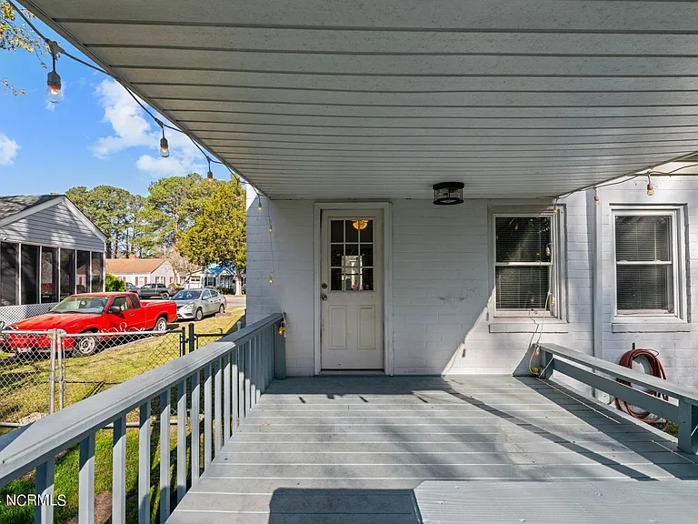 607 Watson Ave — Photo 31