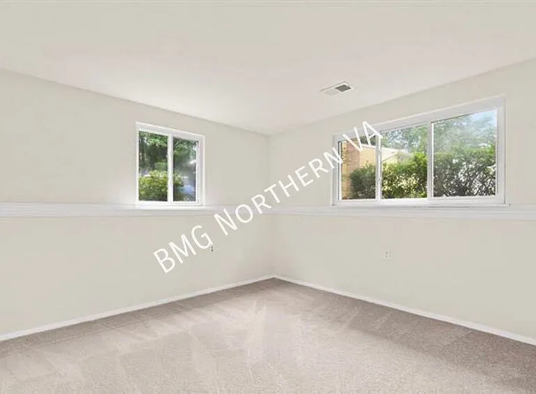 8461 Yellow Leaf Ct — Photo 19
