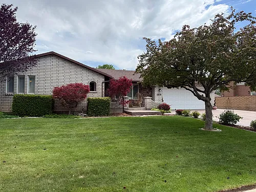 1108 E 275 N Photo 1
