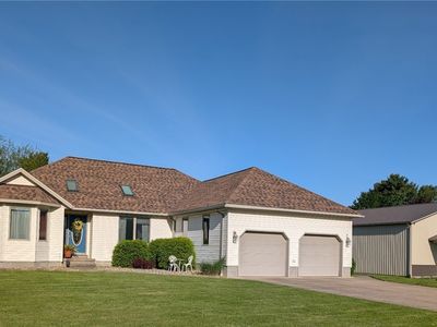 24 Senior Dr, Greenwich, OH, 44837
