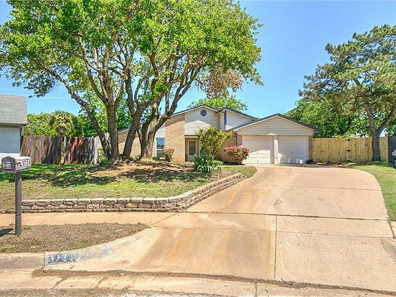 2nd image of 3724 Wisteria Ln