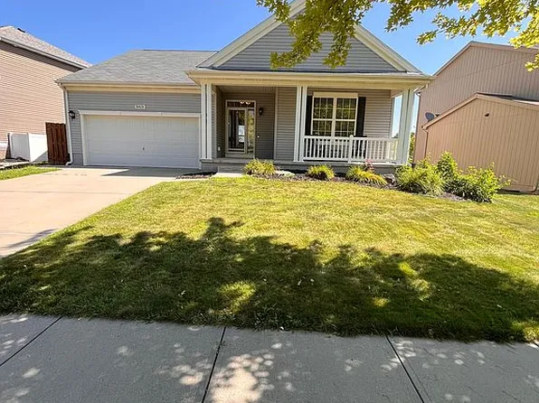 20828 Charles St, Elkhorn, NE 68022