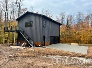 7768 N Ridge Rd, Munising, MI 49862
