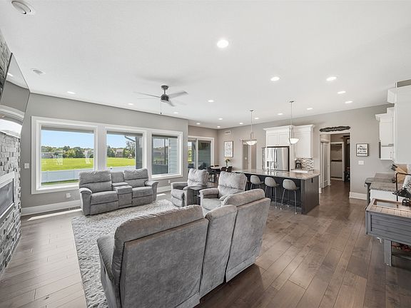 5th image of 1716 Falcon Dr
